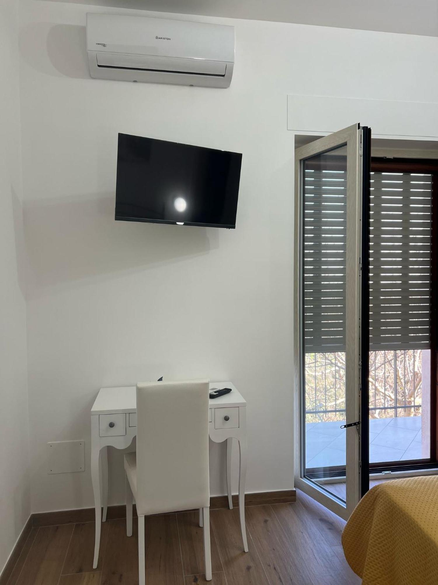 Dente Di Leone Hotel San Mauro Cilento Exterior photo